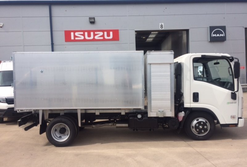 Isuzu 3.5 Ton N35 -125  Land Scapers Tipper/Tool store <